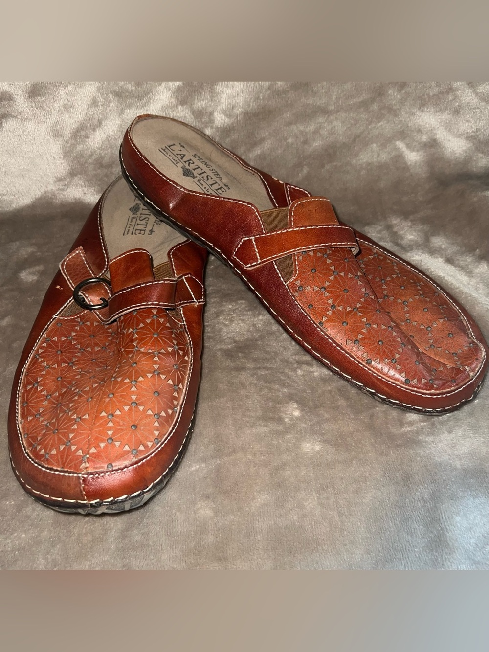 L’ARTISTE SLIP ON MULES